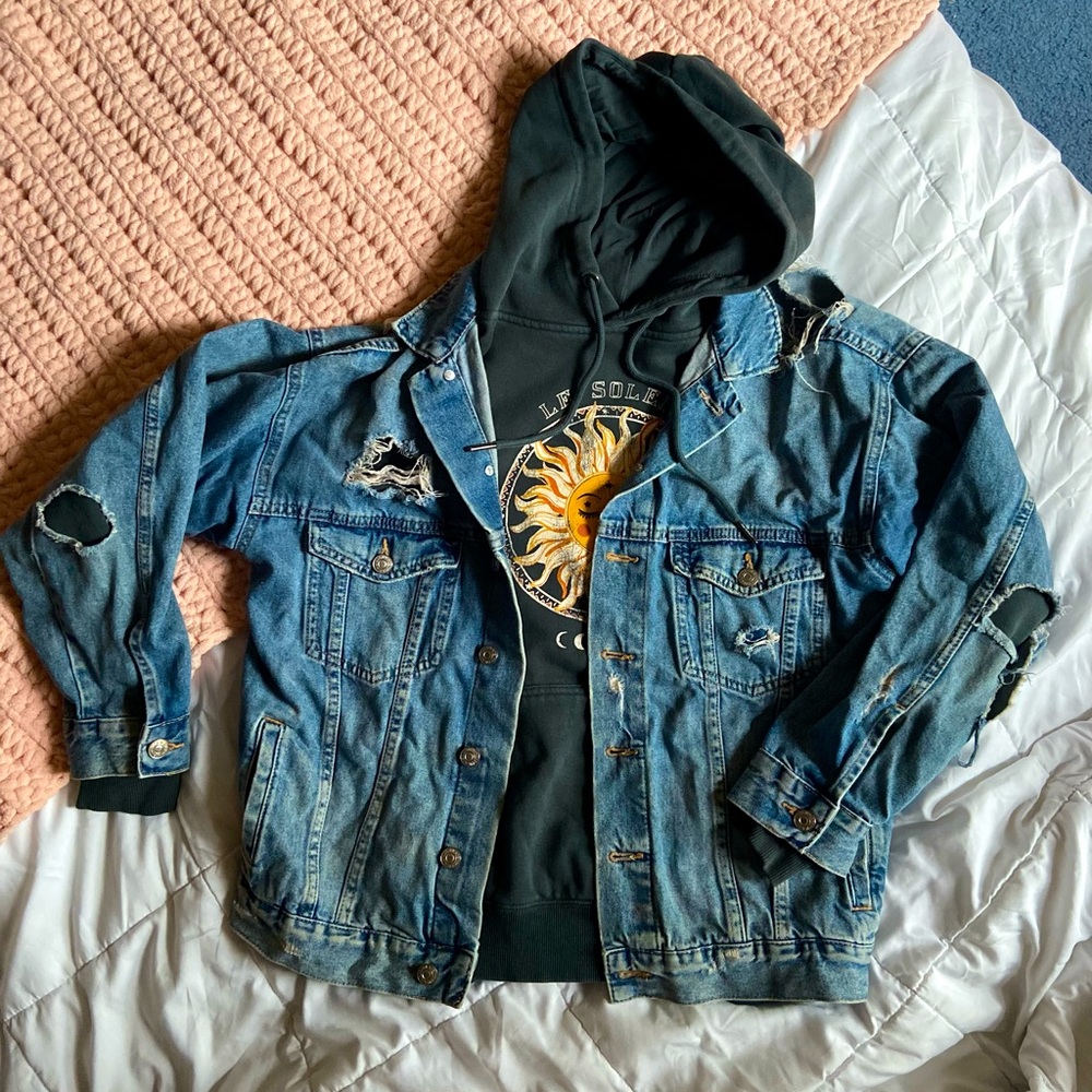 XS Medium Wash Distressed Jean Jacket
